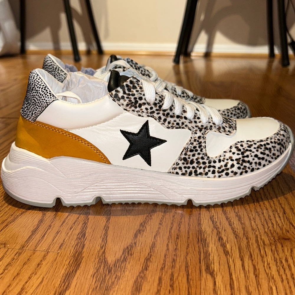 Vici Cheetah Sneaker